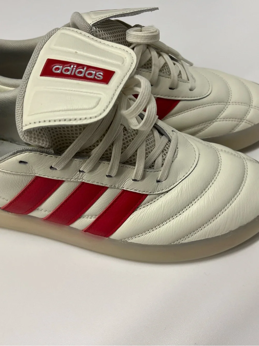 adidas Men’s White & Red Barreda Mundial, size 11